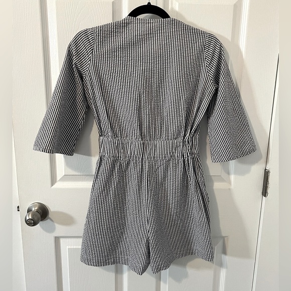 Anthropologie Amadi Striped Cotton Short Romper Faux Wrap Flare Sleeves Size XS - Picture 8 of 11